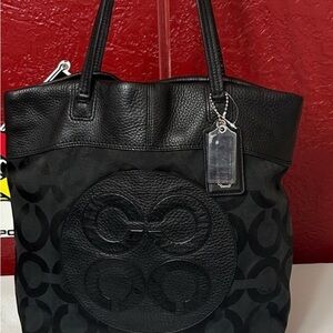 Coach black leather tote LIKE NEW